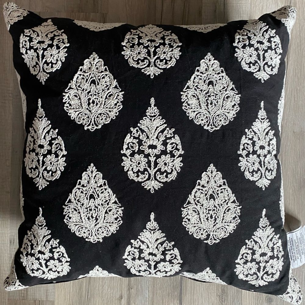 Dream Home NY Throw Pillow